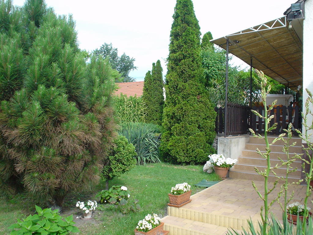 Oeroekzoeld Apartmanok Balatonfenyves Esterno foto